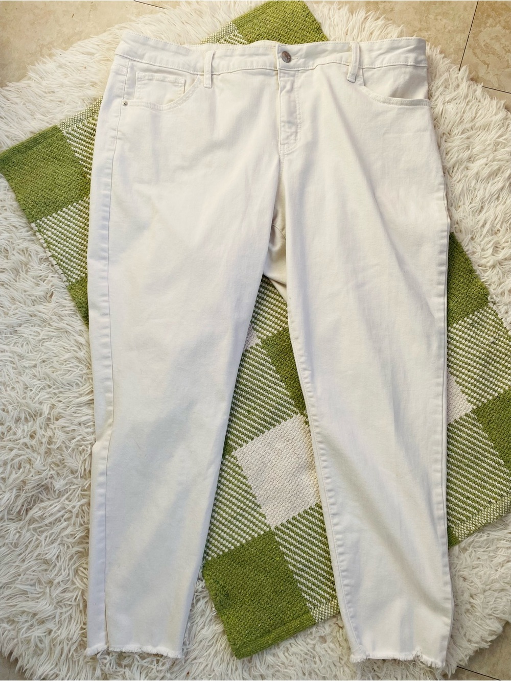 Ava & Viv White High Rise Raw Hem Skinny Ankle  Jeans Women’s 22W Plus Size